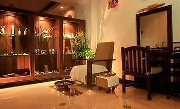 Super Oyo Townhouse Oak Maxi Hotel Legian Kuta