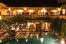 Super Oyo Townhouse Oak Maxi Hotel Legian Kuta