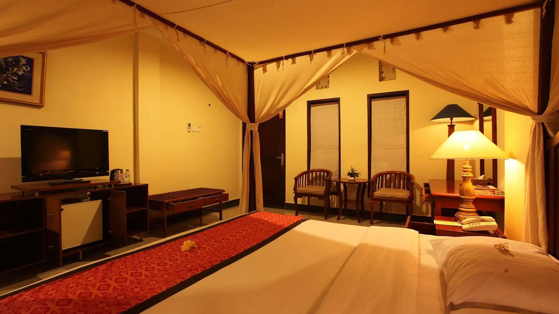 Super Oyo Townhouse Oak Maxi Hotel Legian Kuta  Indonesia