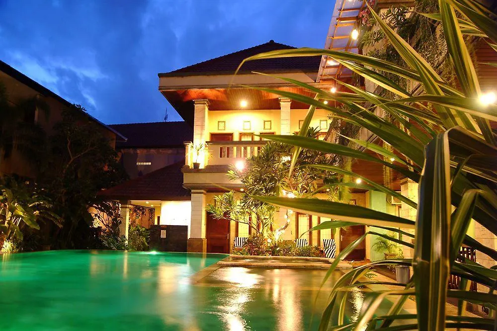 Super Oyo Townhouse Oak Maxi Hotel Legian Kuta Lombok