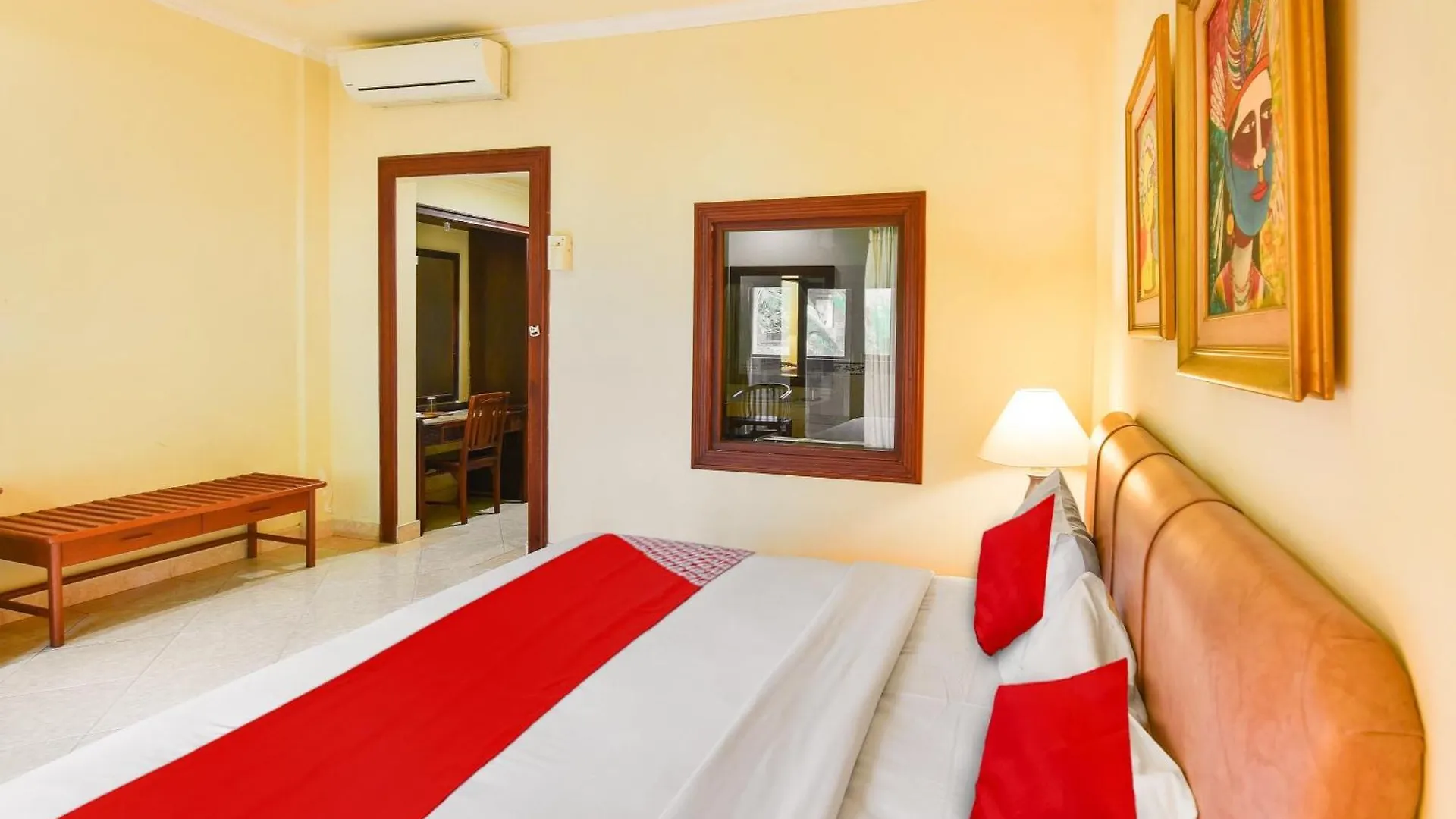 ***  Super Oyo Townhouse Oak Maxi Hotel Legian Kuta Lombok Indonesien