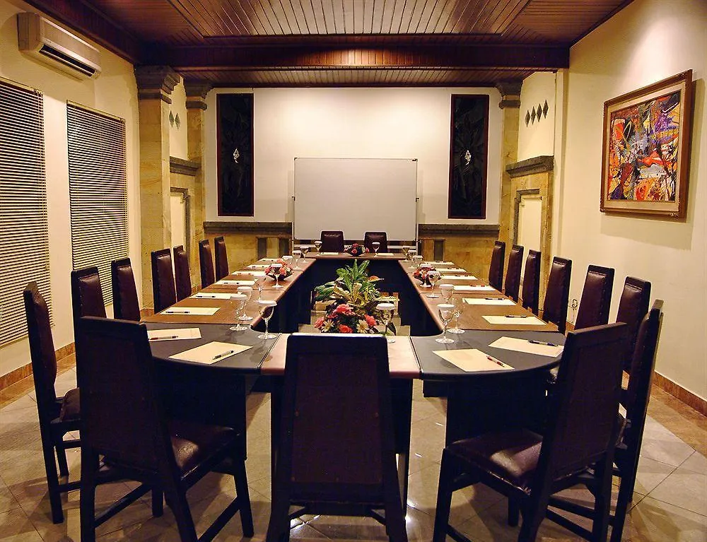 Super Oyo Townhouse Oak Maxi Hotel Legian Kuta Lombok Indonesien