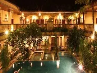 Super Oyo Townhouse Oak Maxi Hotel Legian Kuta Lombok