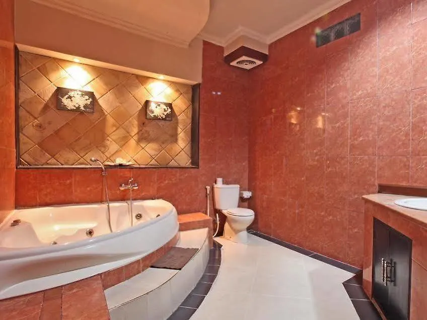 Super Oyo Townhouse Oak Maxi Hotel Legian Kuta Lombok