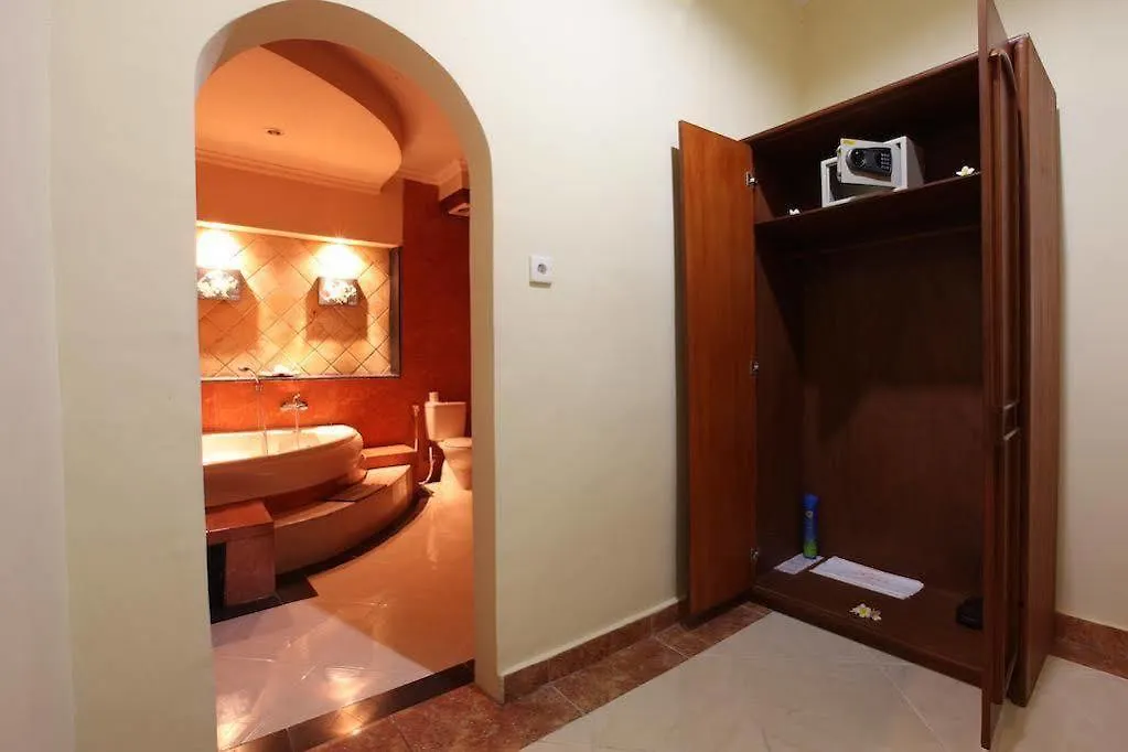 Super Oyo Townhouse Oak Maxi Hotel Legian Kuta Lombok